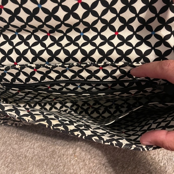 Retired Vera Bradley Knot Just a Clutch Purse in Barcelona Pattern - Picture 4 of 8